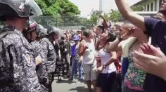 Střelba do lidí, protesty i stávky: Venezule hrozí vznik další vlády!