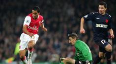 Další těžký úkol. Zacelí Slavia starou ránu a vrátí Arsenalu debakl?