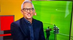 Ženské vzdechy z pornofilmu narušily fotbalové studio. Zábavné, řekl Lineker