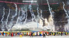 Zvláštní dvojí metr. Pyrotechnika jednou problém, poté součást ceremoniálu