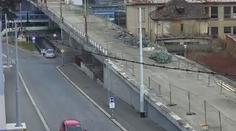 Řidiči si zkracují cestu podchodem, chodci nemají kam uhnout