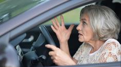 Seniorka natankovala v Polsku, předvolala si ji policie. Musela jsem zaplatit podruhé, zuří