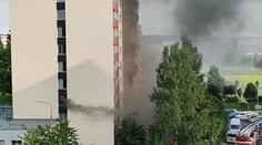 Požár v domě s pečovatelskou službou! Evakuovali 22 lidí, čtyři jsou v nemocnici