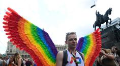 Tisíce lidí se zúčastní duhového průvodu. Začíná Prague Pride!