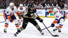 Pastrňák zářil a Boston srazil Islanders, triumf San Jose řídili Hertl a Zadina