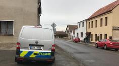 Ozbrojený lupič přepadl poštu. Do pátrání zapojili policisté i vrtulník