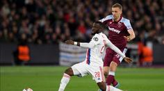 Součkův West Ham remizoval s Lyonem. Frankfurt překvapil Barcu