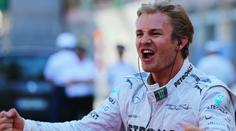 Rosberg kraloval v Monaku, suverénně vyhrál závod plný bouraček