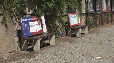 Praha 8 musela odstranit betonové lavičky s reklamou. Lidé ale zuří