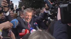 VIDEO: Mela před štábem ANO. Slavící Babiš pouštěl svůj italský hit