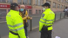 Policie při kontrolách rozdala na 30 tisíc pokut. Nejčastěji za nenošení roušek