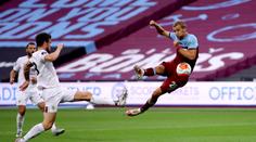 Souček tentokrát neskóroval, jeho West Ham podlehl Burnley 0:1