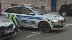 Policie honila řidiče se zákazem řízení. Po zastavení nezabrzdil a ohrozil policisty