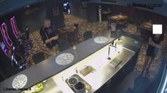 Lupič pořezal barmanky v herně! Za dva dny tam kradl znovu