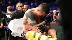 To je smůla! UFC zápasník se zranil 15 vteřin po začátku utkání. Čeká ho pauza