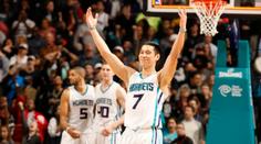 San Antonio zasáhla kocovina. Dokonalý obrat řídil Jeremy Lin