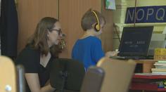 České děti se na internetu často chovají rizikově. Píší si s lidmi, které neznají