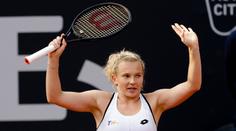 Siniaková soupeřce nedala šanci a prošla do čtvrtfinále, raduje se i Krejčíková