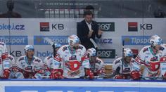 Pardubice přetlačily Třinec a zůstávají první, na dno tabulky se vrátilo Kladno
