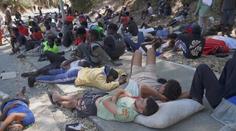 Ceuta se pomalu vzpamatovává. Tisíce migrantů ale stále zůstávají