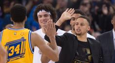 Warriors bez Curryho odvraceli blamáž, Lakers uspěli i bez Kobeho