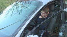 Policie vyřešila případ "dětského" řidiče. Je mu opravdu 22 let?