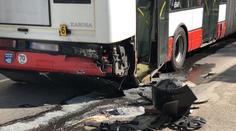 V Ústí se srazil autobus MHD s náklaďákem! 7 zraněných