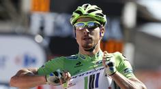Kdo jezdí na Tour po zadním kole a bez držení? Bingo, je to SAGAN!