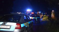 Zfetovaný mladík smetl policistku, co ho chtěla zadržet! ŽENA ZEMŘELA