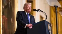 Trump chce vybrat nového vůdce Íránu. Kandidát ho pobouřil