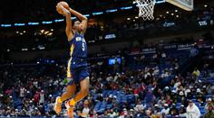 Oblékli žluté ponožky. Ukrajině vyjádřili podporu i basketbalisté Pelicans