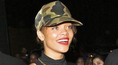 Konec spekulací! Zpěvačka Rihanna se pochlubila těhotenským bříškem