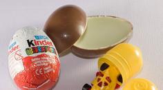 Kvůli podezřením na salmonelu zavřeli továrnu, kde se vyráběly čokolády Kinder