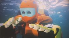 Vědci vyrobili robota-potápěče. Dostanou se s ním až kilometr pod hladinu