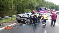V neděli tam po nehodě uhořeli tři lidé, dnes zemřel další
