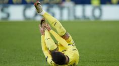 Hráč Villarrealu umlčel kritického fanouška, ukázal ošklivé zranění