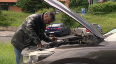 Ojeté auto za statisíce po chvíli přestalo jezdit. Nepomohly ani drahé opravy