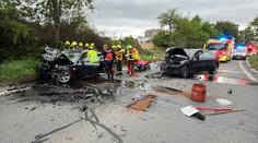 Vážná nehoda dvou BMW: Pět zraněných včetně dítěte, mladší řidič měl být opilý a zdrogovaný