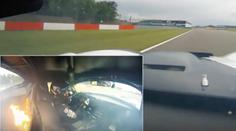 VIDEO: Zběsilá jízda o život. Pilotovi hoří auto doslova za zadkem