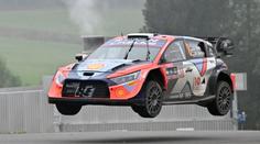 Ogierovi vzala triumf nehoda, Středoevropskou rally vyhrál Tänak