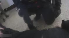 VIDEO: Autentické záběry ze zadržení mladíka, který přišel do školy se zbraní