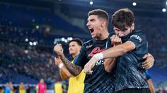Neapol nehraje italský fotbal, říká trenér Frankfurtu. Zápas sledujte na Nova Sport