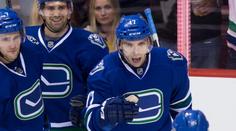 Vrbata přibrzdil postup Blues, Hudler přidal dva body