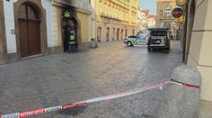 Útok zápalnou lahví na obchod v centru Prahy: Muž toho může mít na svědomí víc