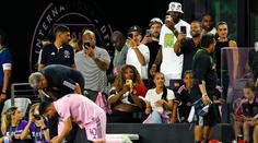 Debut Messiho přilákal světové celebrity. LeBron si Argentince natáčel na mobil