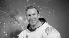 Zemřel velitel Apolla 13 Jim Lovell. Po matce měl české kořeny