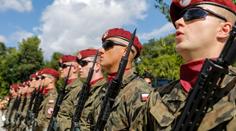 Jsme ve válce, prohlásil polský ministr. K hranicím pošle 17 tisíc vojáků