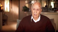 Zemřel herec, scénárista a režisér Carl Reiner (†98), zazářil i v Dannyho parťácích