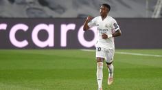 Real jde po další výhře do čela tabulky. Barcelona ztrácí i bez Koemana