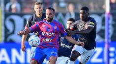 Slavia nepředvedla dobrý výkon, s Rakówem v úvodním duelu prohrála